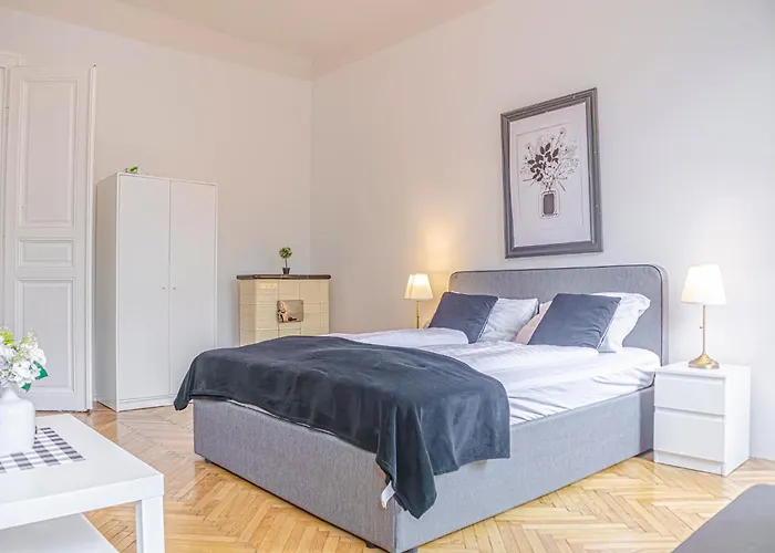 Vibrant 3br Near Akh Hospital - Perfect For Groups Apartmán *