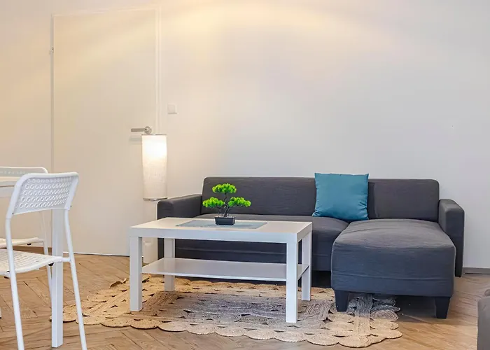 Vibrant 3br Near Akh Hospital - Perfect For Groups Apartmán *