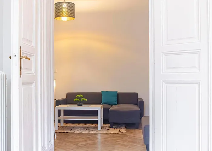 Vibrant 3br Near Akh Hospital - Perfect For Groups Vídeň