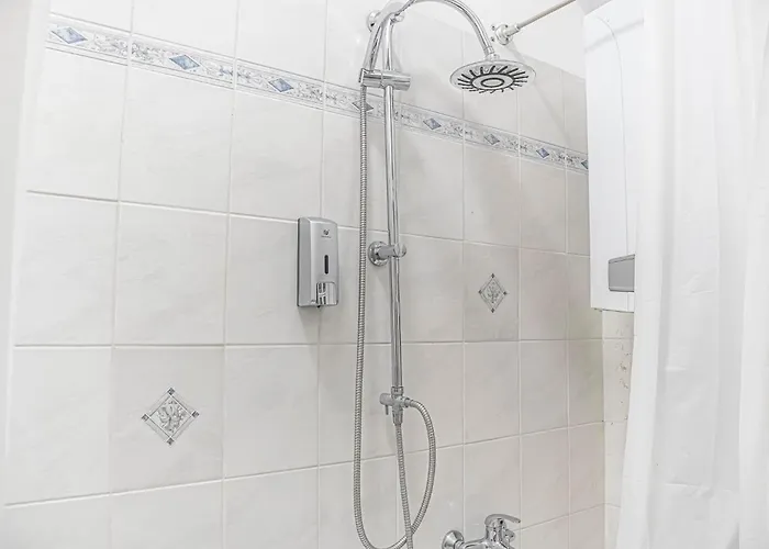 Vibrant 3br Near Akh Hospital - Perfect For Groups * Vídeň