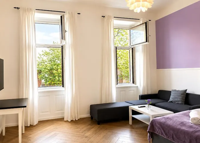 Vibrant 3br Near Akh Hospital - Perfect For Groups Apartmán *