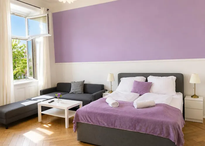 Vibrant 3br Near Akh Hospital - Perfect For Groups * Vídeň