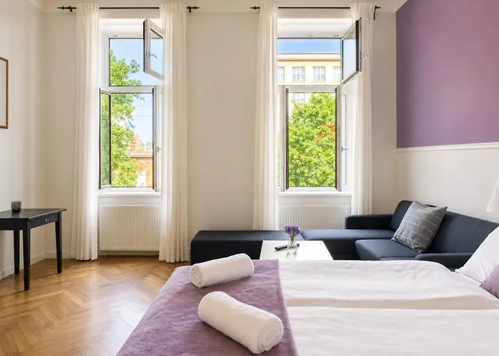 Vibrant 3br Near Akh Hospital - Perfect For Groups Apartmán *